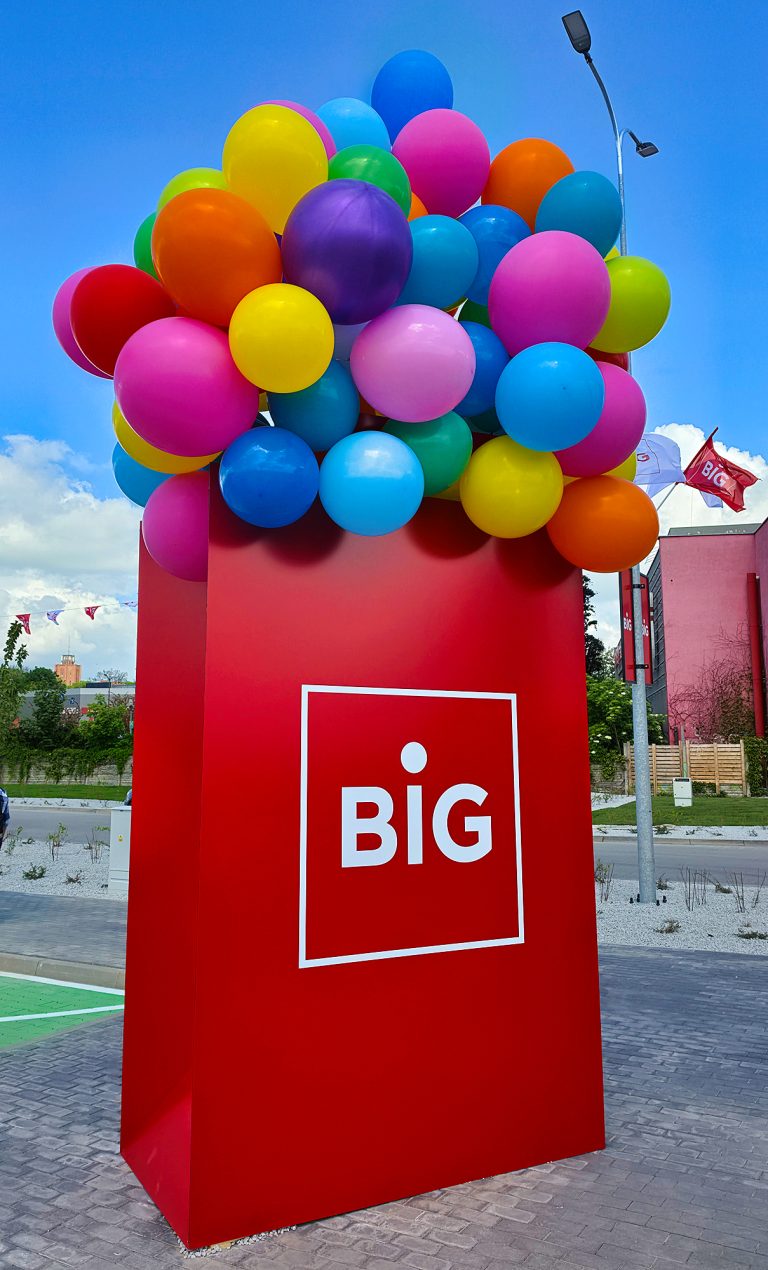 Balony z helem na otwarcie Galerii BIG w Dzierżoniowie