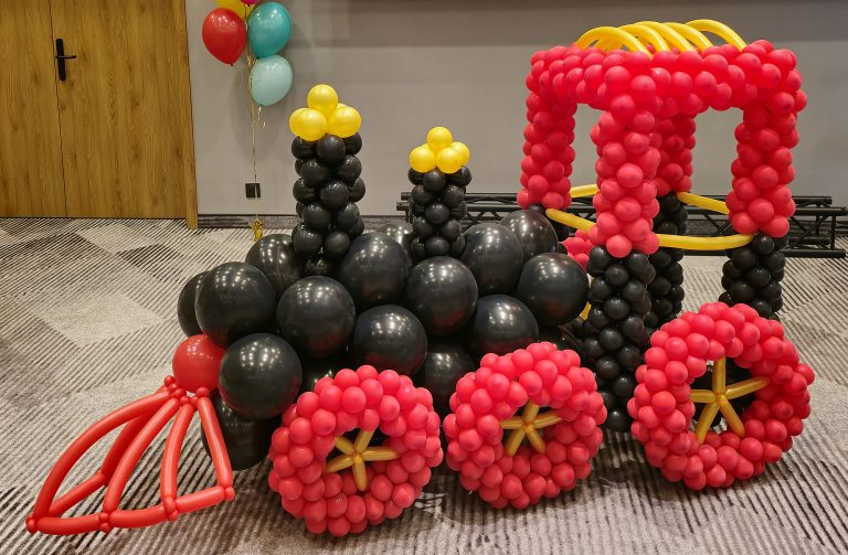 Balonowy pociąg we wrocławskim hotelu