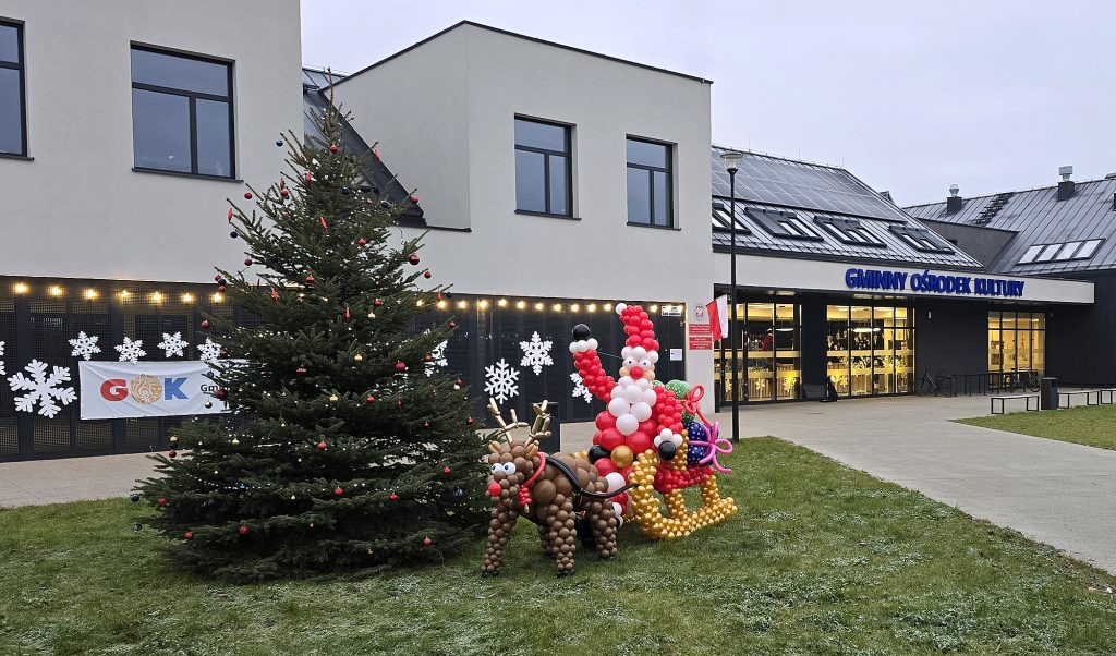 Świąteczna rzeźba balonowa w Długołęce
