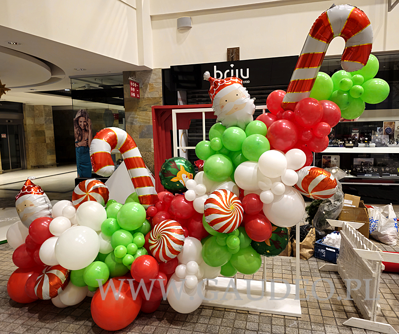 Dekoracja na event Mikołajkowy w legnickiej Galerii Piastów