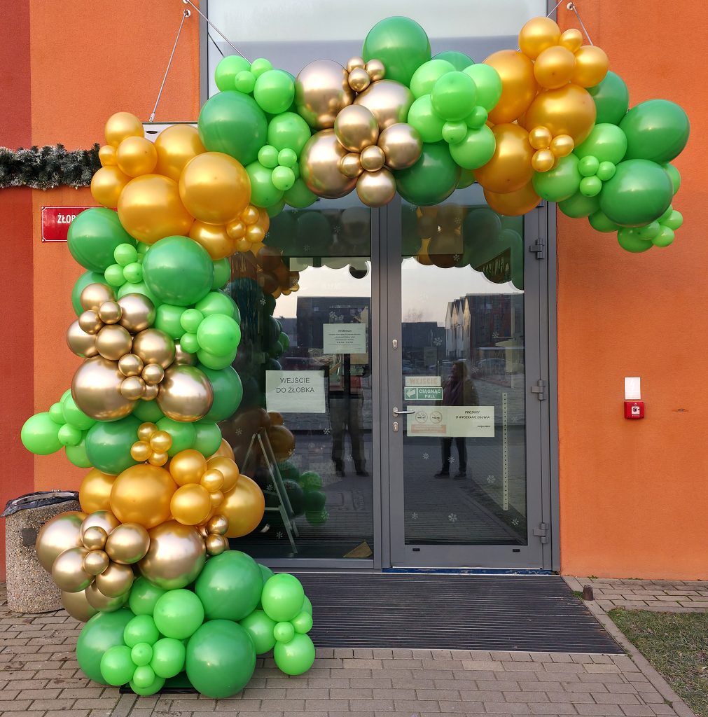 Dekoracje z balonów na otwarcie nowego żłobka w Lutyni