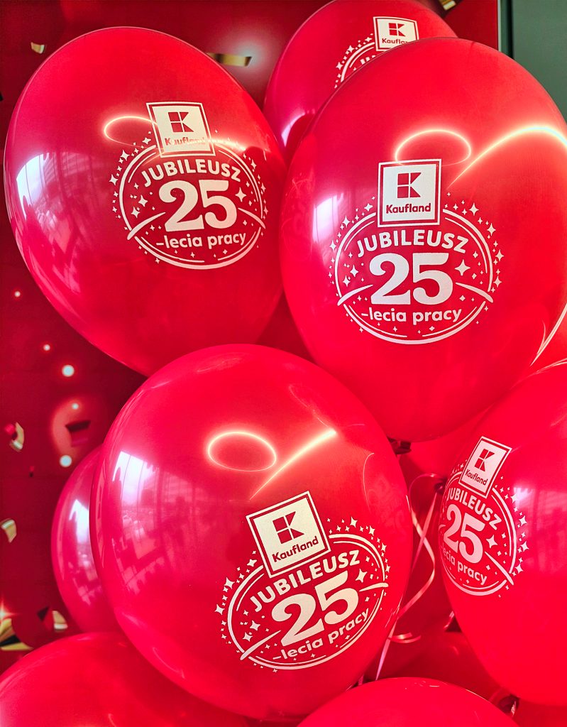 Balony z nadrukiem i helem w Centrali Kauflandu we Wrocławiu