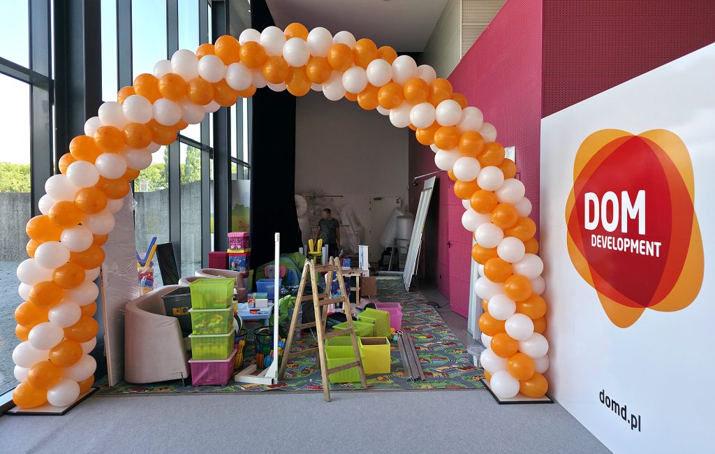 Brama z balonów w Centrum Targowo Konferencyjnym we Wrocławiu