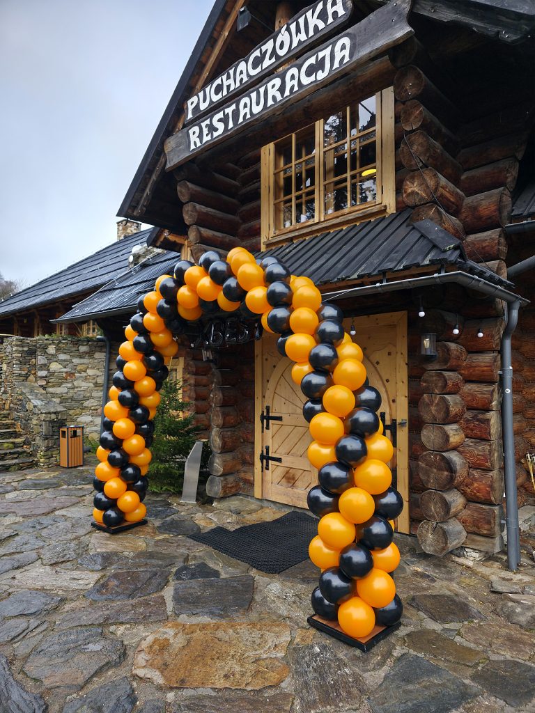 Brama z balonów w Pensjonacie Puchaczówka w Siennej