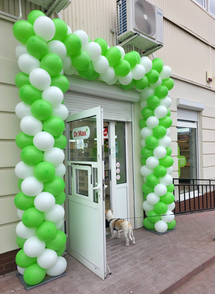Brama z balonów dla apteki w miejscowości Końskie