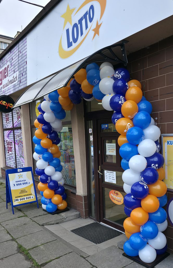 Bramy z balonów dla salonów Lotto w Jaworze, Legnicy, Lubinie i Środzie Śląskiej