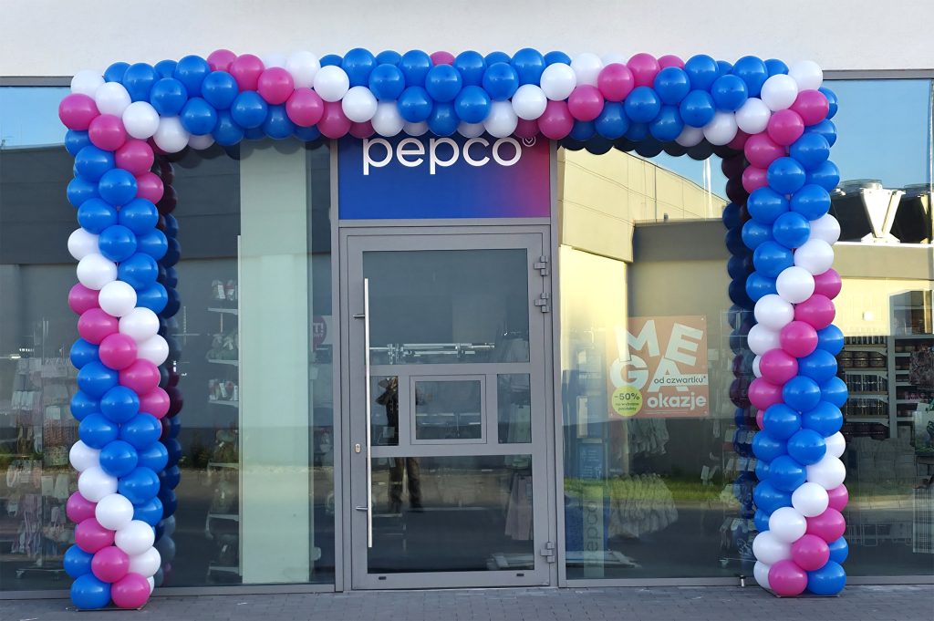 Brama z balonów na otwarcie Pepco w Sycowie