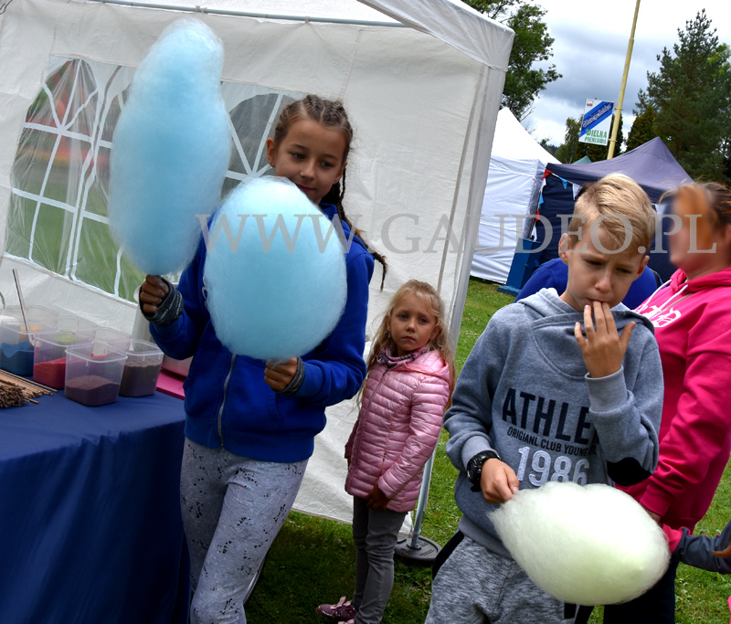 Dekoracja balonowa oraz wata cukrowa i popcorn na pikniku w Polanicy Zdrój