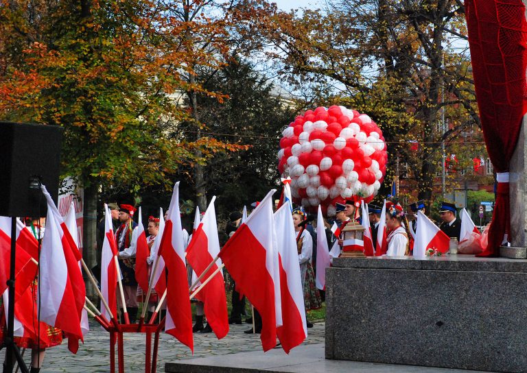 Balony z helem na pikniku patriotycznym