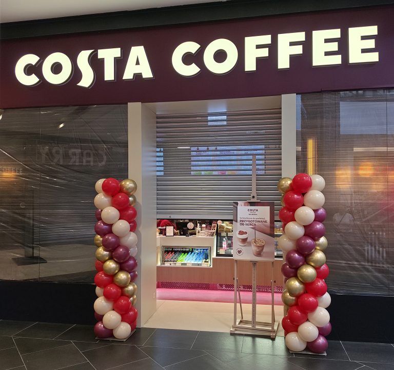 Dekoracja balonowa na otwarcie lokalu Costa Caffee po remoncie