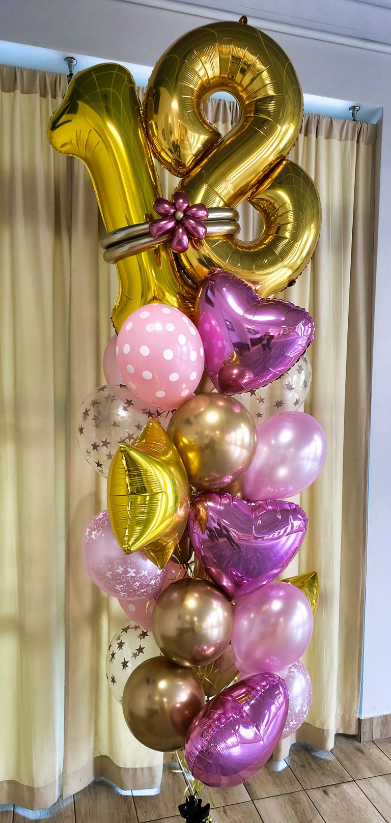 Bukiet z balonów helowych na 18 urodziny