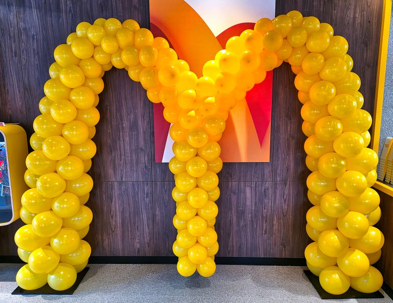 Balonowe logo sieci restauracji McDonald