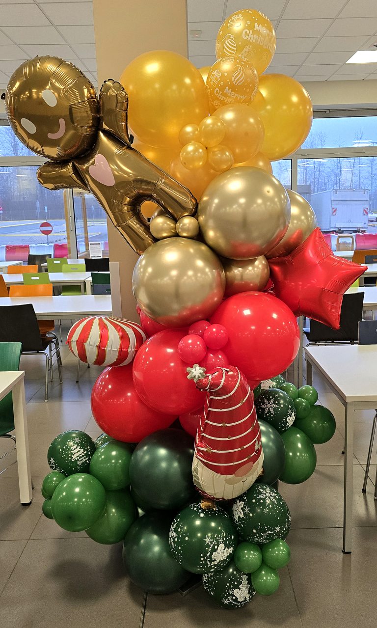 Organiczna świąteczna dekoracja z balonów.