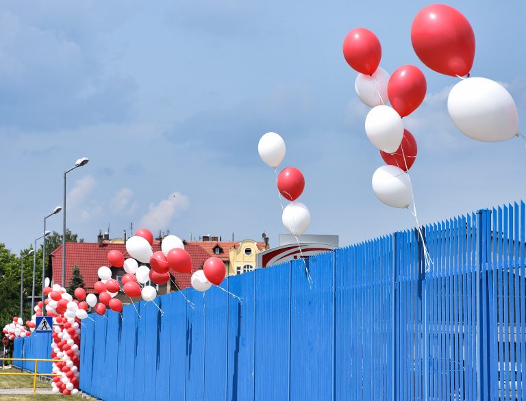 Dekoracje balonowe na uroczystości patriotyczne