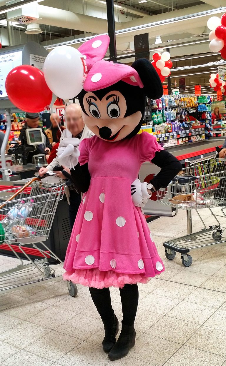 Balony z nadrukiem na patyczkach w sklepie Kaufland