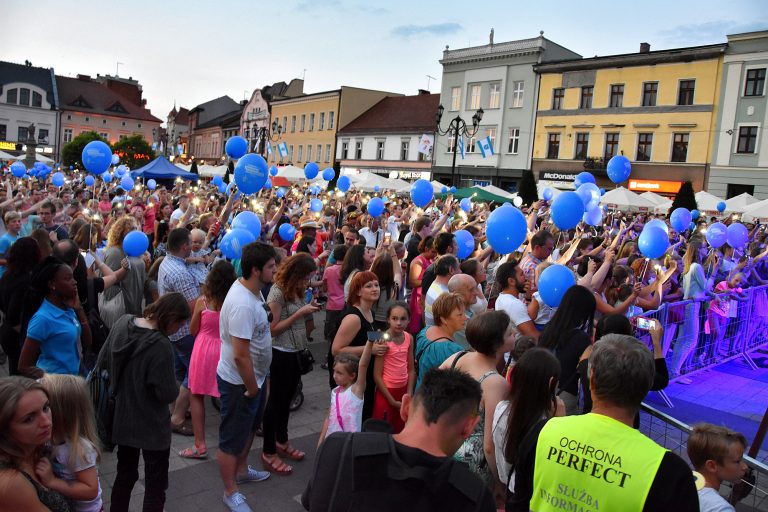 Balony z nadrukiem i helem na Rynku w Rybniku