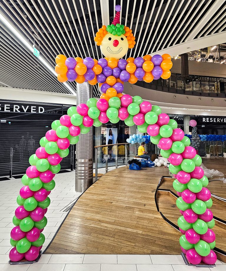 Brama z balonów na event cyrkowy dla dzieci
