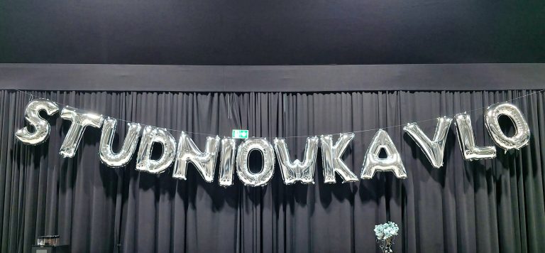 Napis z balonów STUDNIÓWKA
