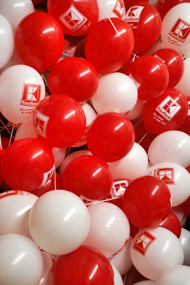 Balony z logo na patyczkach