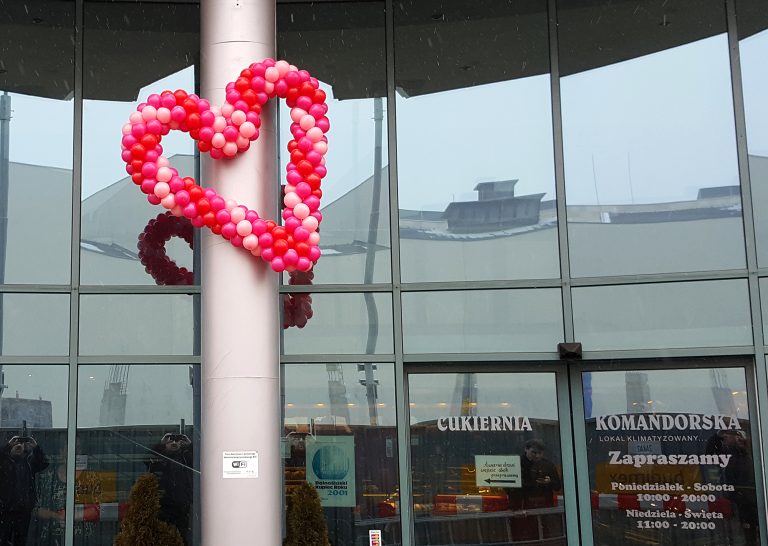 Serce z balonów dla cukierni na walentynki