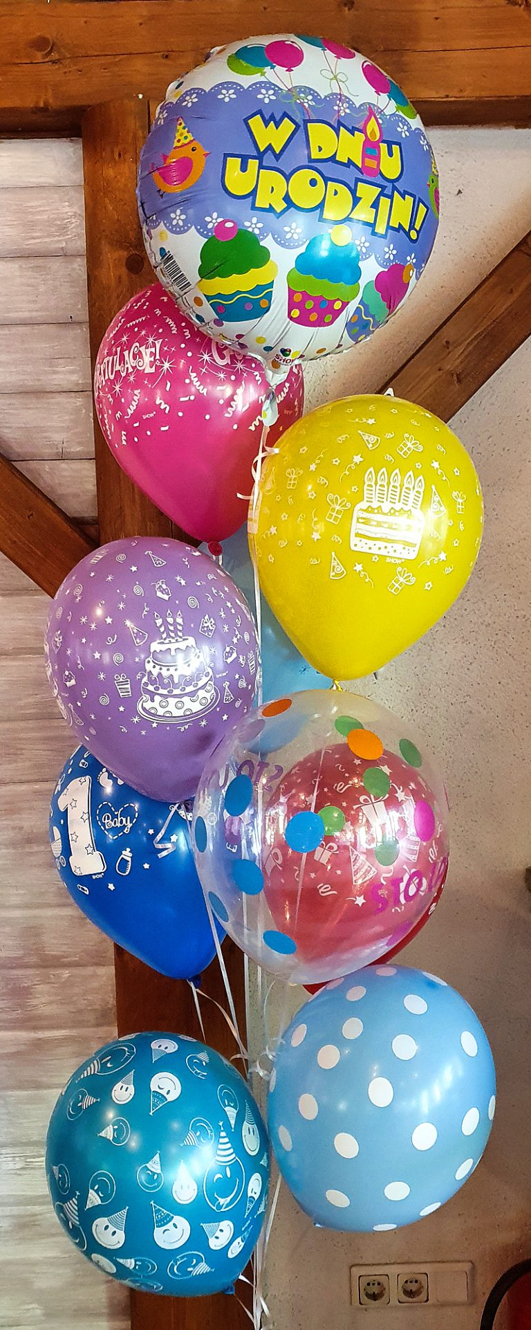 Bukiet z balonów helowych na urodziny