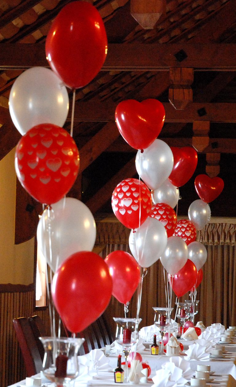 Stroiki z balonów helowych na imprezę walentynkową