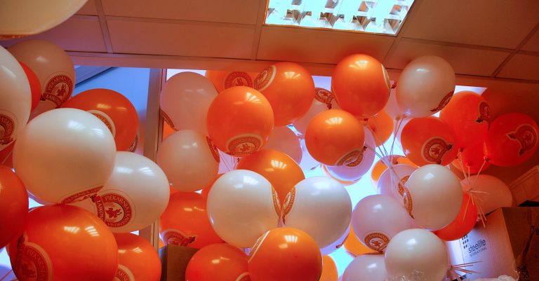 Balony z nadrukiem logo kawiarni Lajkonik