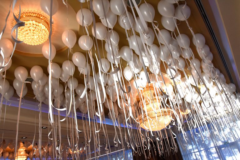 Balony z helem na sylwestra w Hotelu Haston.