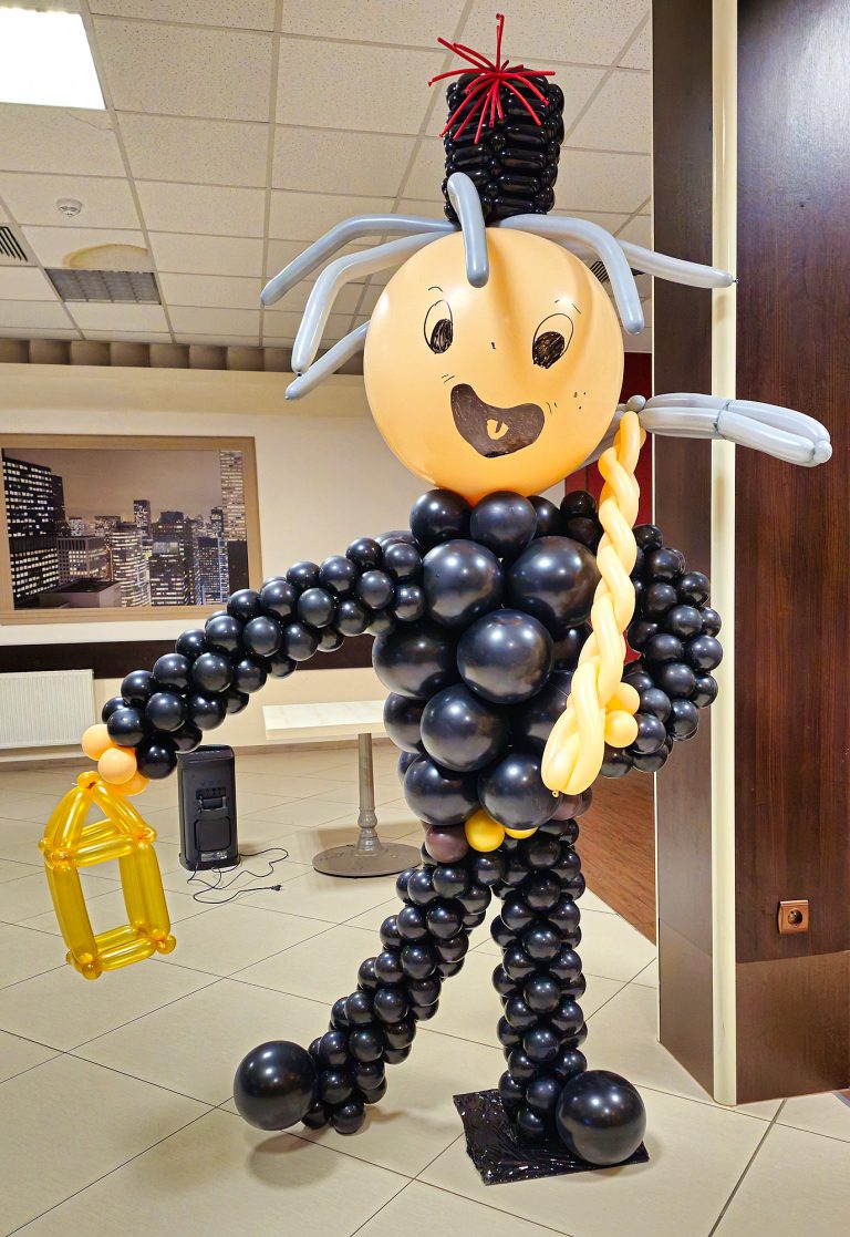 Górnik zrobiony z balonów na Karczmę Piwną