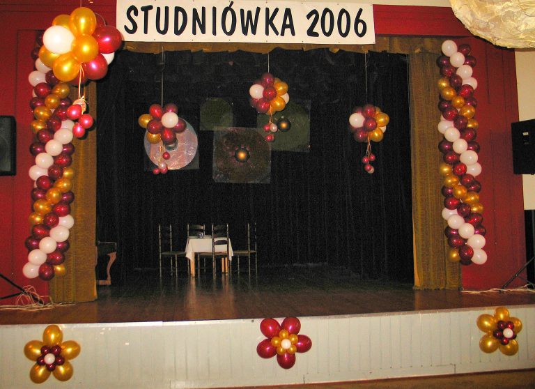 Balonowa dekoracja Studniówkowa w 2006 roku