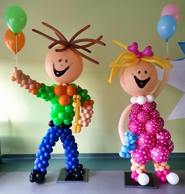 Figurki balonowe przedszkolaków na otwarcie nowego przedszkola.
