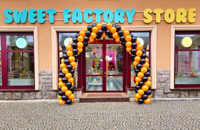 Brama z balonów dla sklepu Sweet Factory