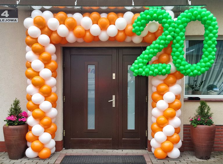 Brama z balonów na 20 urodziny