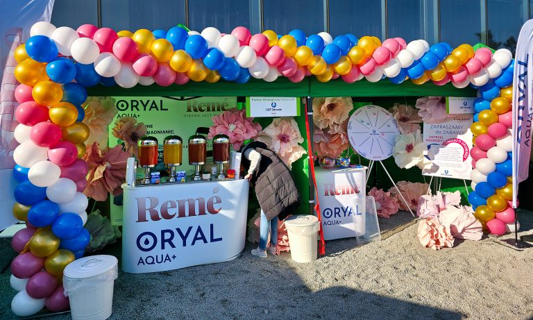 Brama z balonów na imprezę plenerową dla kobiet