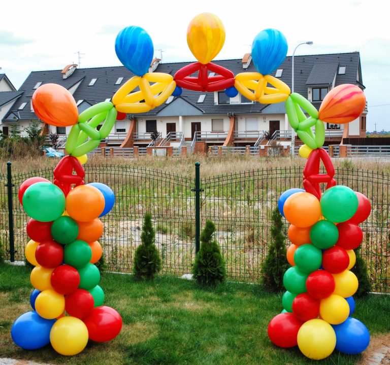 Brama z balonów na urodziny dla dziecka
