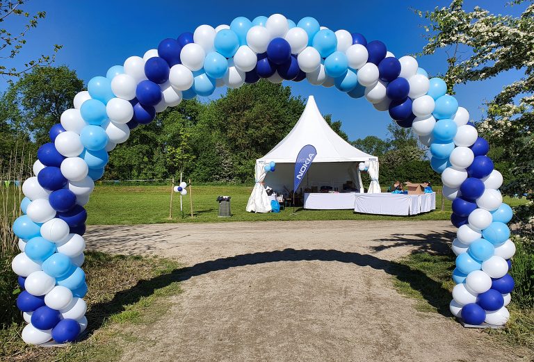 Brama z balonów na piknik rodzinny z okazji Dnia Dziecka