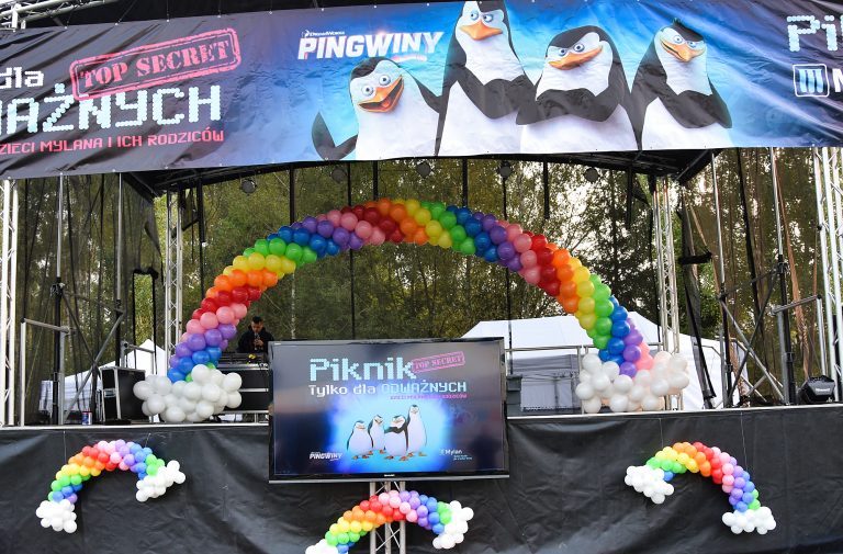 Tęczowe łuki na scenie