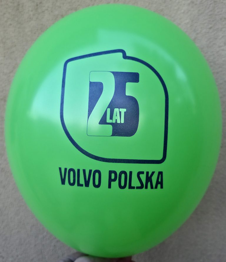Zielony balon z czarnym nadrukiem