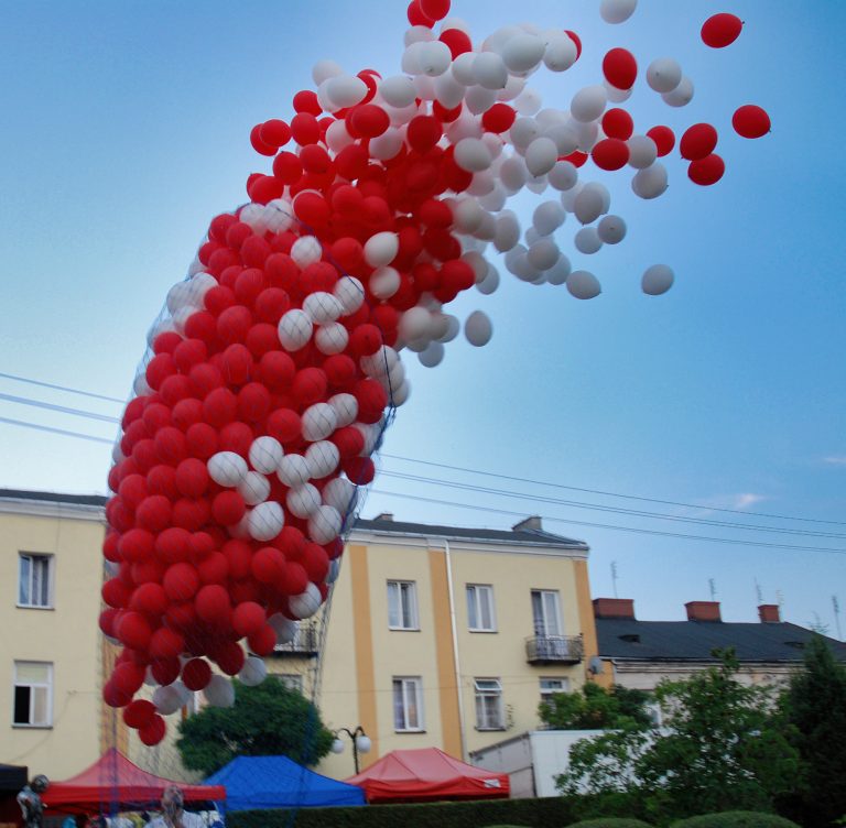 Puszczanie 1000 balonów helowych w Radzyminie