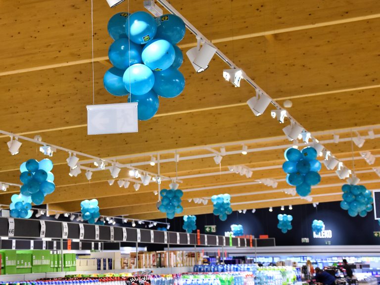 Sople z balonów na otwarcie Lidla