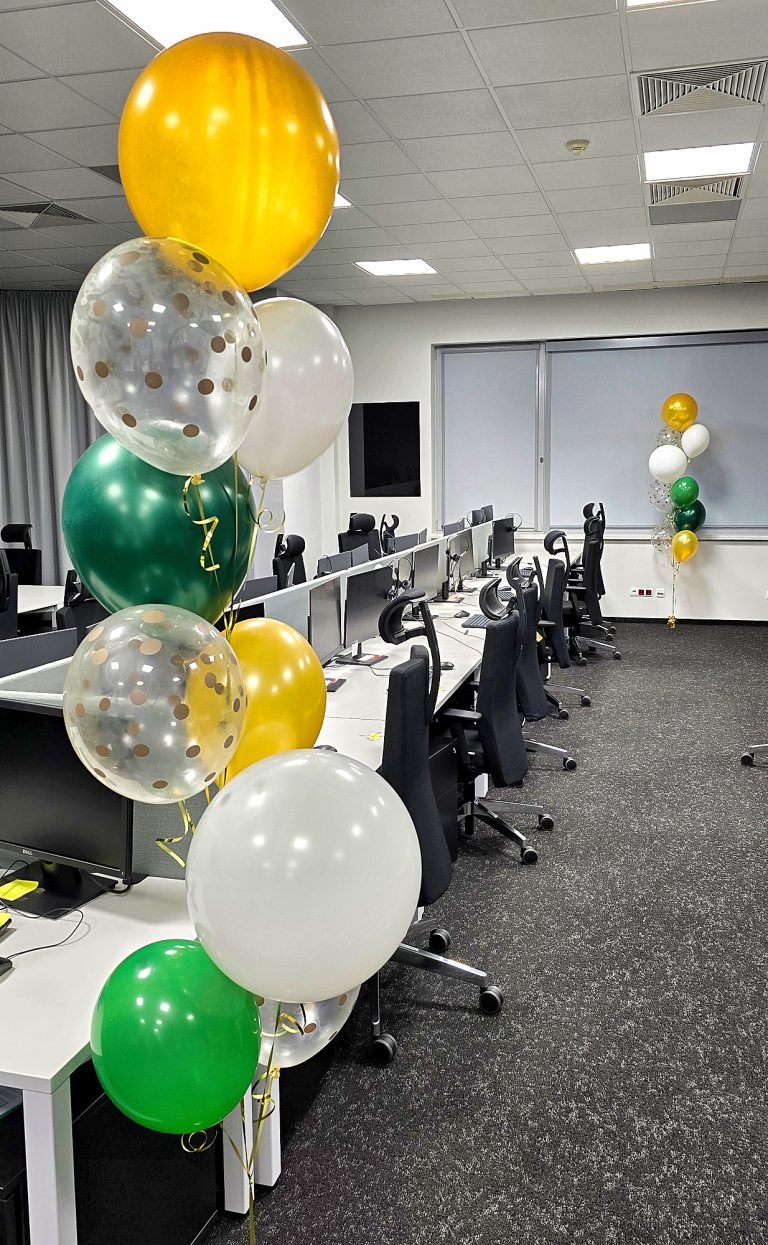 Bukiety z balonów helowych na otwarcie nowych powierzchni biurowych