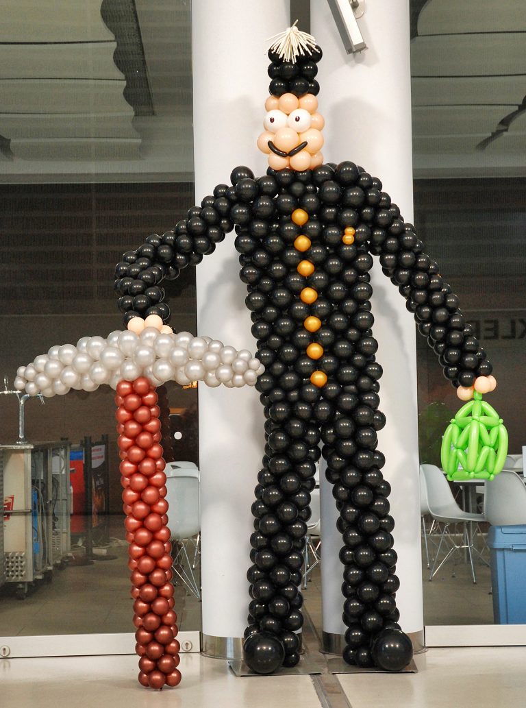Górnik zrobiony z balonów