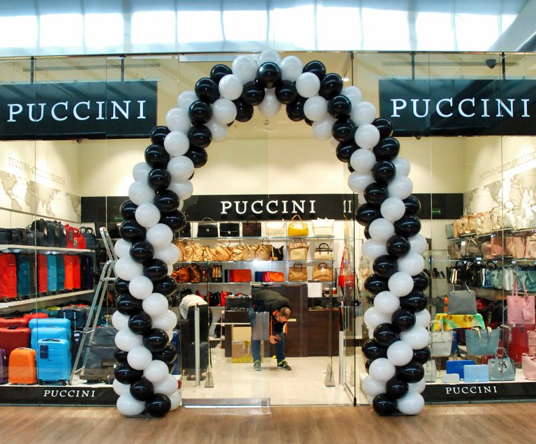 Brama z balonów na otwarcie salonu Puccini