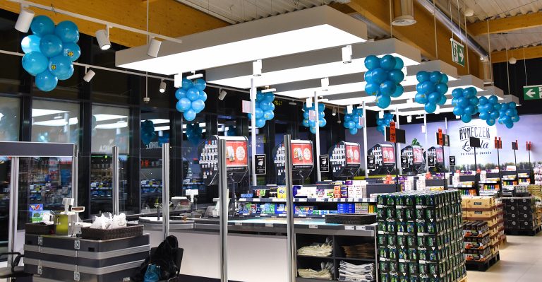 Sople z balonów na otwarcie sklepu Lidl
