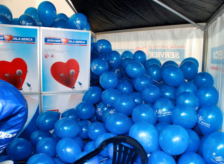 Balony z nadrukiem na patyczkach na akcję we wrocławskim Rynku