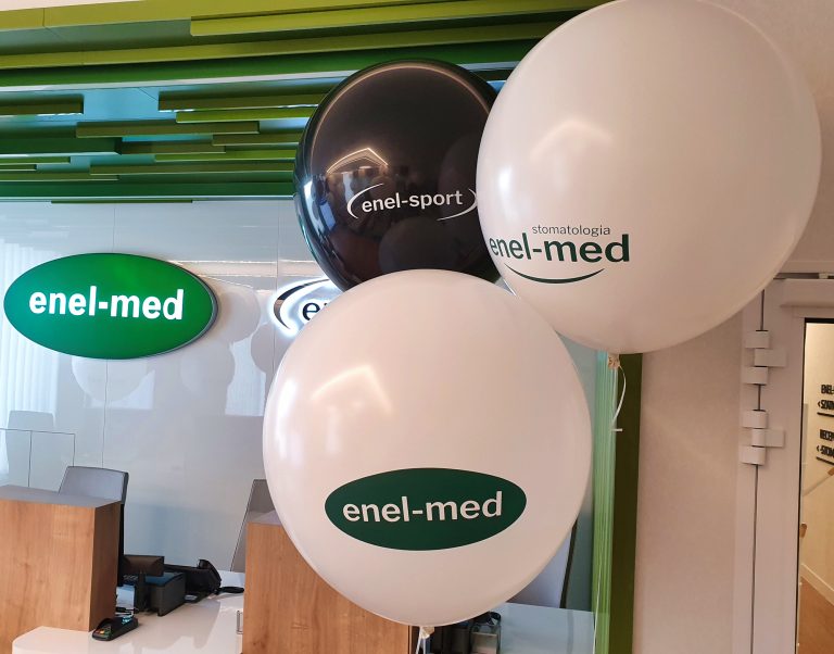 Balony olbrzymy z nadrukiem i helem na otwarcie przychodni