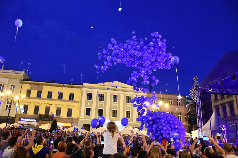Puszczanie 1000 balonów helowych w Rybniku
