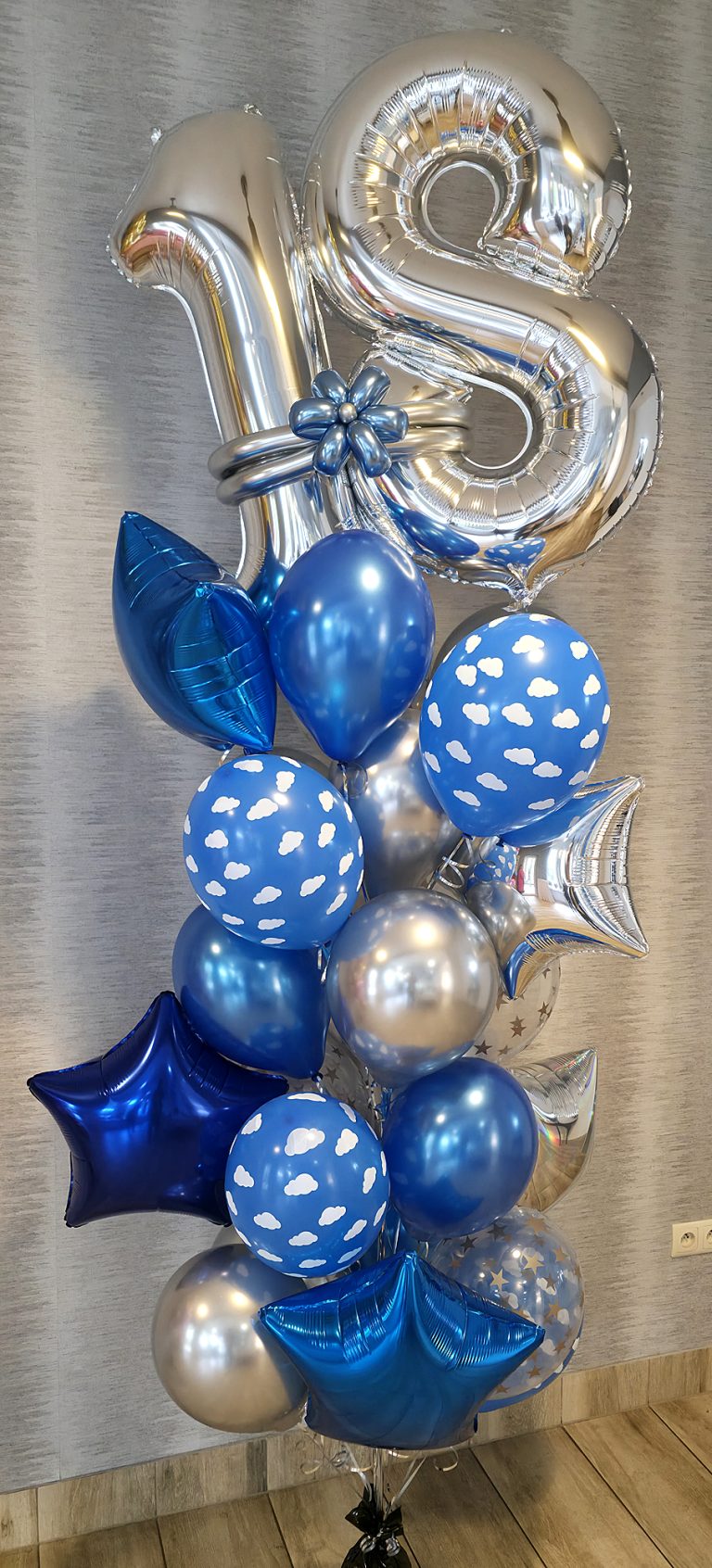 Balony z helem na 18 urodziny.