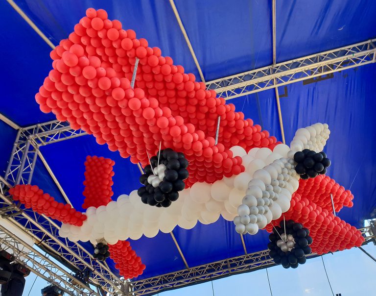 Samolot z balonów