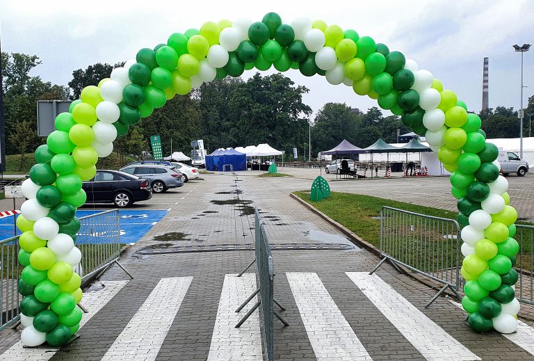 Brama z balonów na rodzinną imprezę w firmie